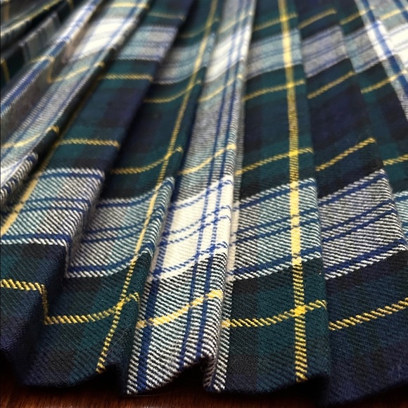 Hyland Vintage Pleated Tartan A-Line Skirt with Buckle Details, Size 0 (Size 24) - Picture 10 of 10